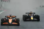 Foto zur News: Max Verstappen (Red Bull) und Oscar Piastri (McLaren)