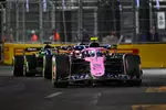 Foto zur News: Pierre Gasly (Alpine), Esteban Ocon (Alpine) und Valtteri Bottas (Sauber)