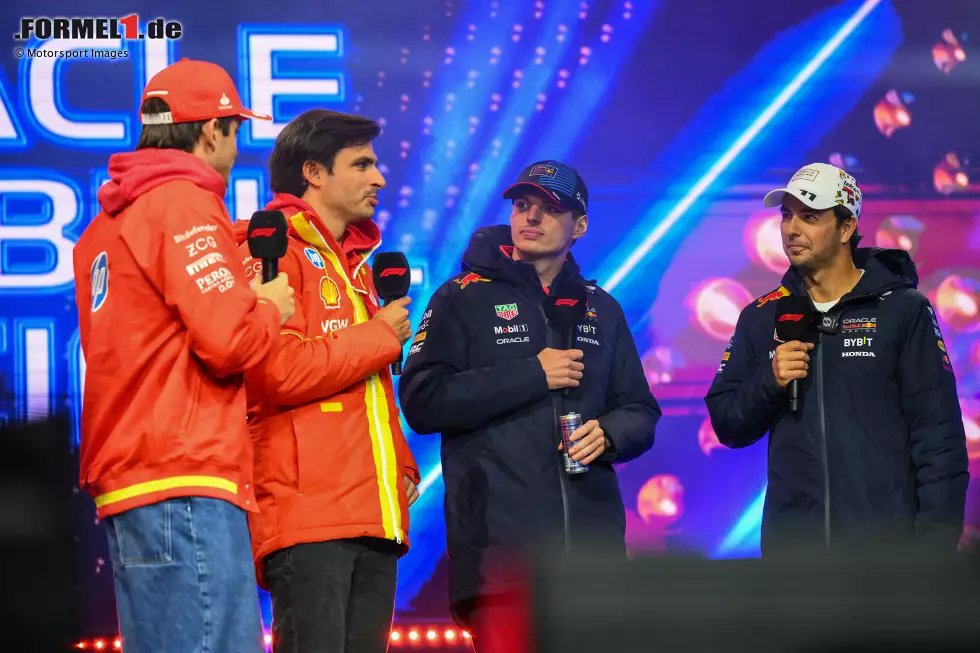 Foto zur News: Charles Leclerc (Ferrari), Carlos Sainz (Ferrari), Max Verstappen (Red Bull) und Sergio Perez (Red Bull)