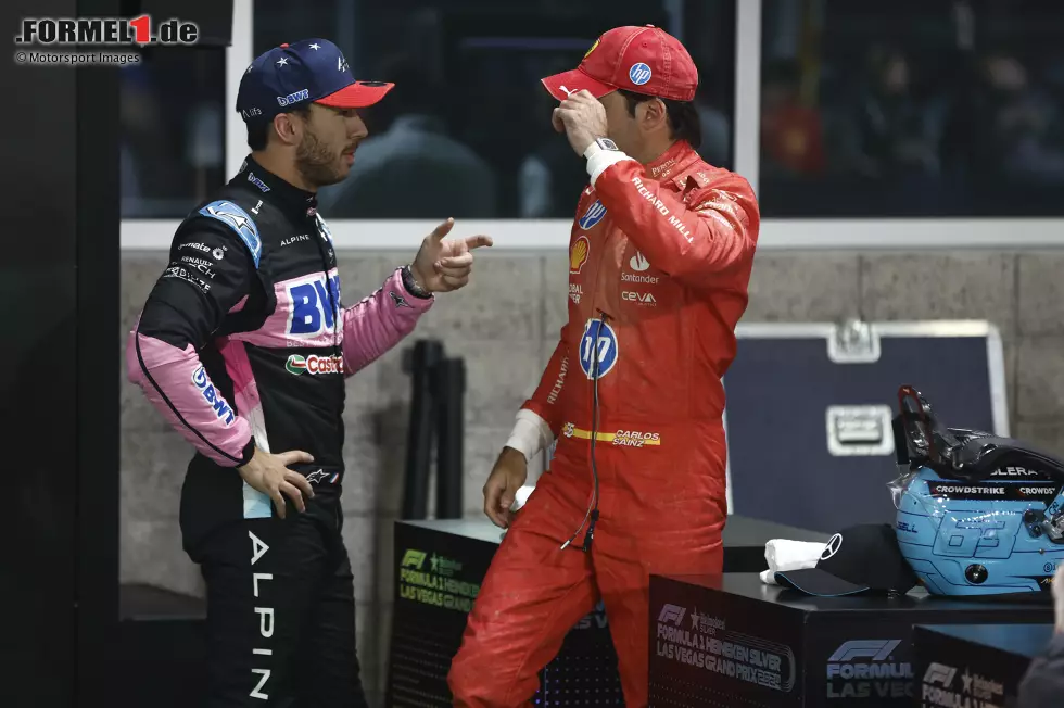 Foto zur News: Pierre Gasly (Alpine) und Carlos Sainz (Ferrari)