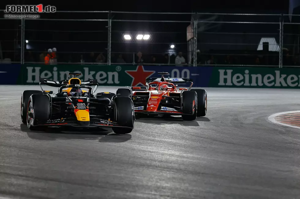 Foto zur News: Max Verstappen (Red Bull) und Charles Leclerc (Ferrari)