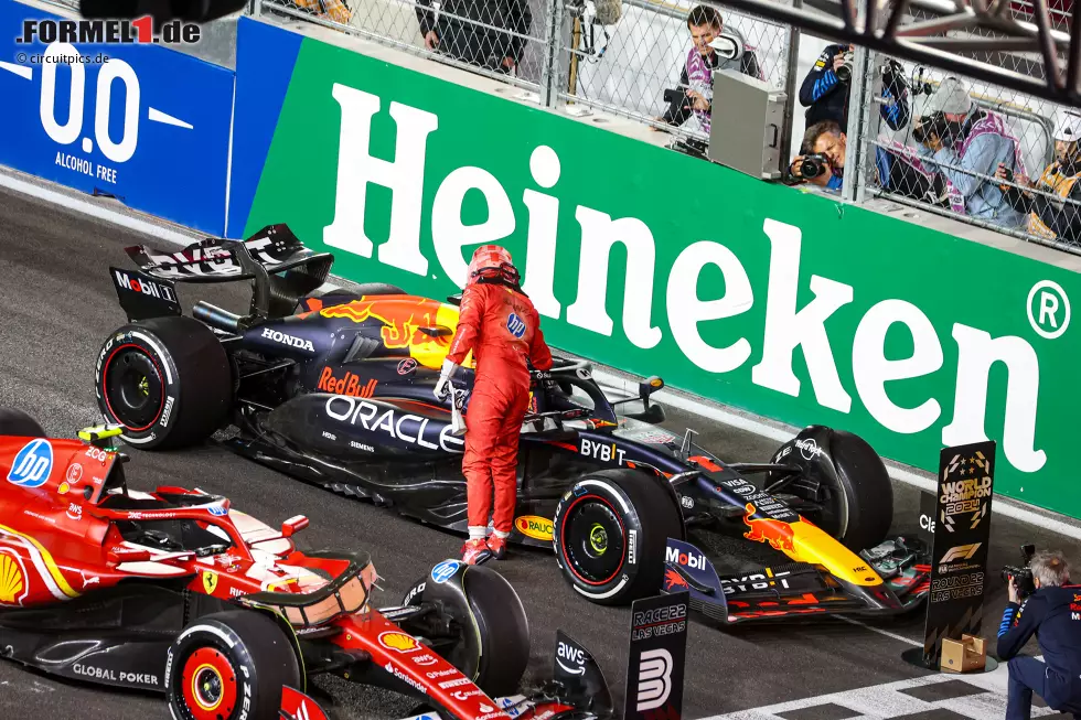 Foto zur News: Max Verstappen (Red Bull) und Carlos Sainz (Ferrari)