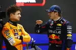 Foto zur News: Max Verstappen (Red Bull) und Lando Norris (McLaren)