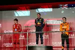 Foto zur News: Charles Leclerc (Ferrari), Max Verstappen (Red Bull) und Oscar Piastri (McLaren)