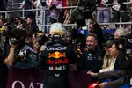 Foto zur News: Max Verstappen (Red Bull) und Christian Horner