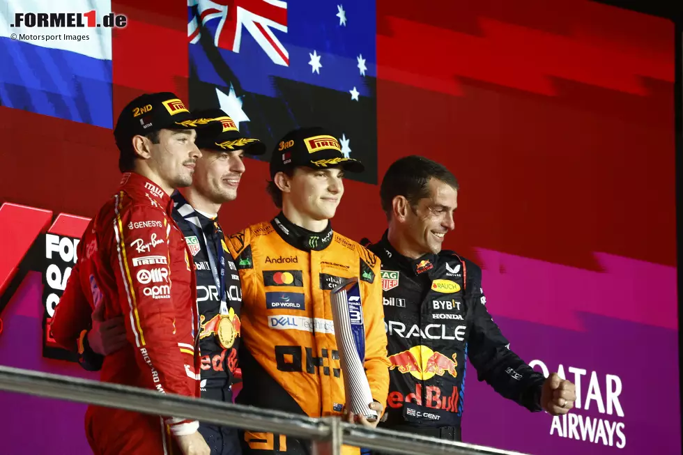 Foto zur News: Max Verstappen (Red Bull), Charles Leclerc (Ferrari) und Oscar Piastri (McLaren)