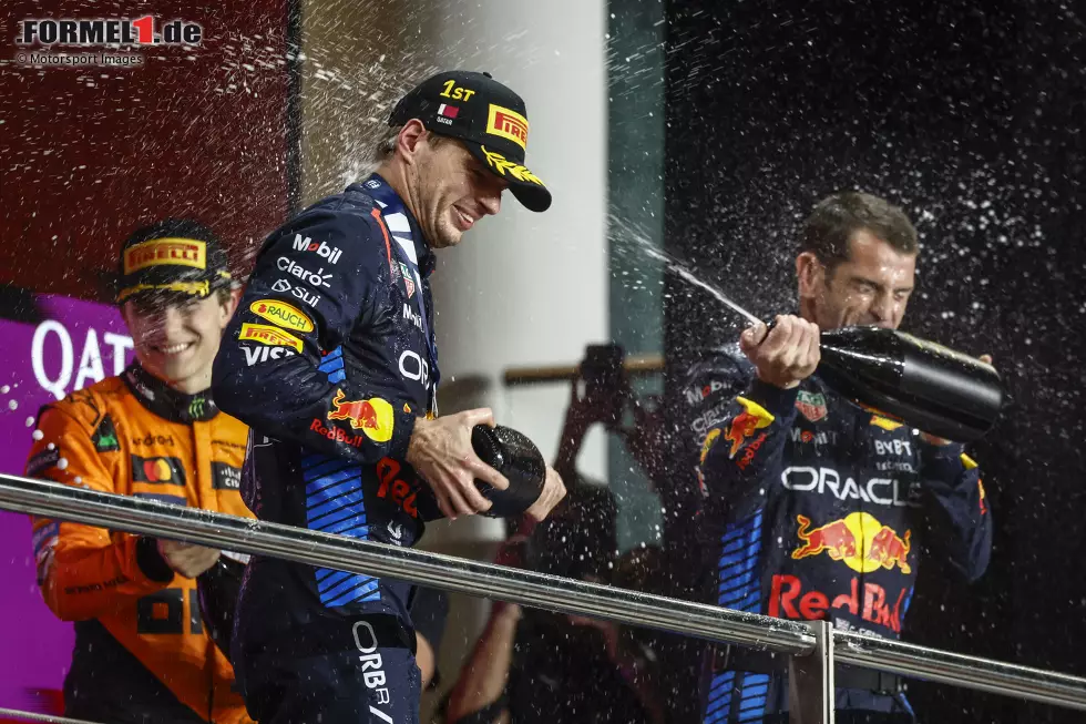 Foto zur News: Max Verstappen (Red Bull) und Oscar Piastri (McLaren)