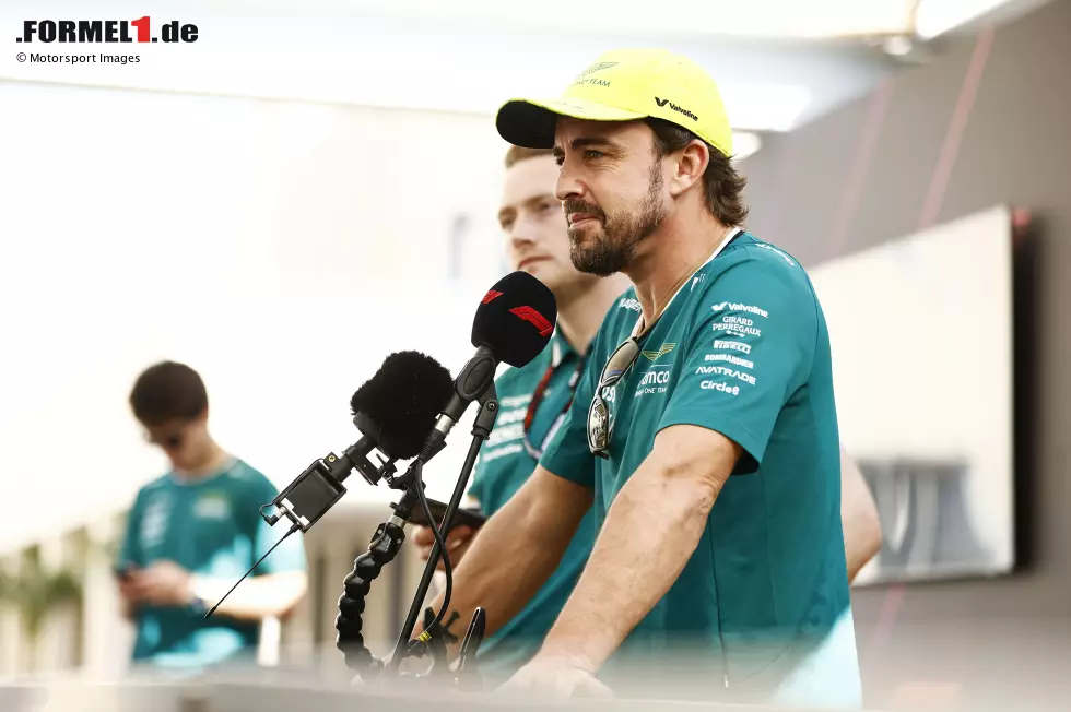 Foto zur News: Fernando Alonso (Aston Martin)