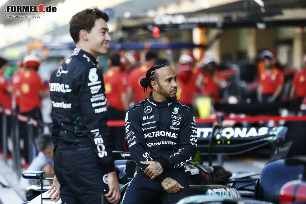 Foto zur News: George Russell (Mercedes) und Lewis Hamilton (Mercedes)