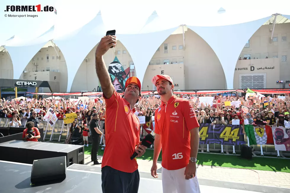 Foto zur News: Carlos Sainz (Ferrari) und Charles Leclerc (Ferrari)