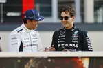 Foto zur News: Alexander Albon (Williams) und George Russell (Mercedes)