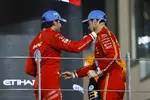 Foto zur News: Carlos Sainz (Ferrari) und Charles Leclerc (Ferrari)