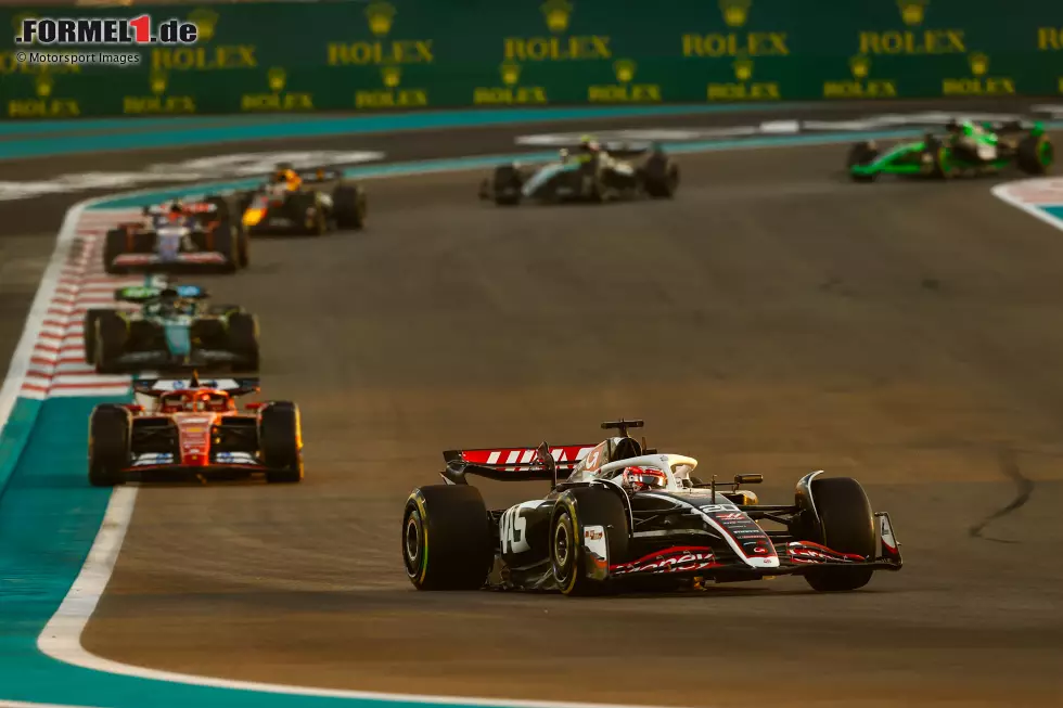 Foto zur News: Kevin Magnussen (Haas), Charles Leclerc (Ferrari) und Lance Stroll (Aston Martin)