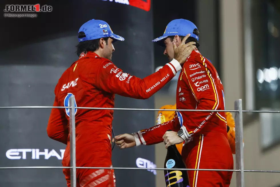 Foto zur News: Carlos Sainz (Ferrari) und Charles Leclerc (Ferrari)