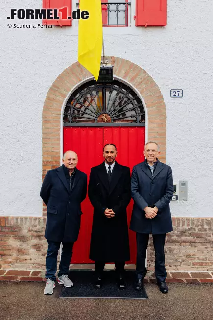 Foto zur News: Frederic Vasseur, Lewis Hamilton und Benedetto Vigna