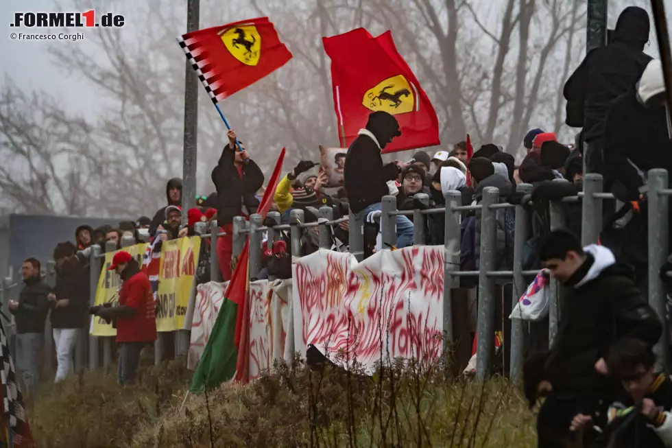 Foto zur News: Tifosi in Fiorano