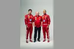 Foto zur News: Charles Leclerc (Ferrari), Frederic Vasseur und Lewis Hamilton (Ferrari)