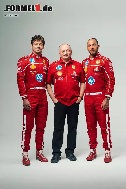 Foto zur News: Charles Leclerc (Ferrari), Frederic Vasseur und Lewis Hamilton (Ferrari)