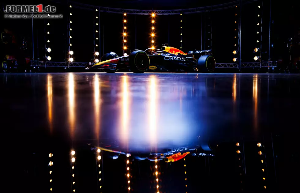 Foto zur News: Der neue Red Bull RB21 für die Saison 2025