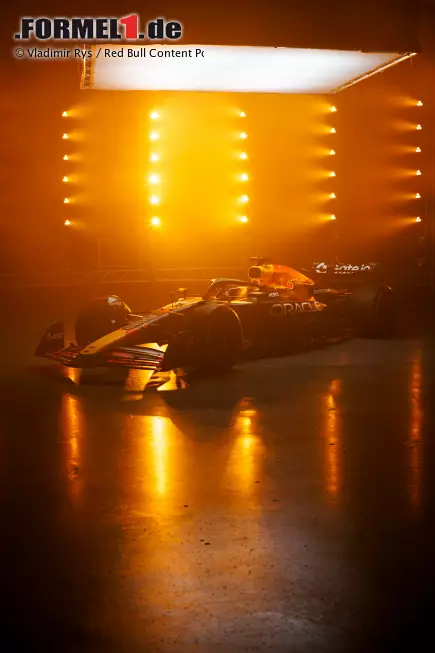 Foto zur News: Der neue Red Bull RB21 für die Saison 2025