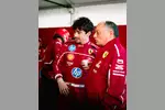 Foto zur News: Teamchef Frederic Vasseur und Charles Leclerc bei einem Ferrari-Event in Mailand