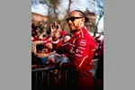 Foto zur News: Lewis Hamilton bei einem Ferrari-Event in Mailand