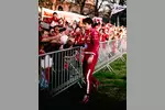 Foto zur News: Charles Leclerc bei einem Ferrari-Event in Mailand