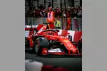 Foto zur News: Charles Leclerc bei einem Ferrari-Event in Mailand