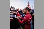 Foto zur News: Lewis Hamilton bei einem Ferrari-Event in Mailand