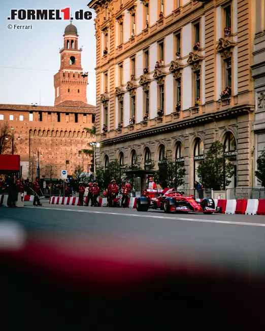 Foto zur News: Charles Leclerc bei einem Ferrari-Event in Mailand