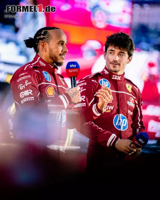 Foto zur News: Lewis Hamilton und Charles Leclerc bei einem Ferrari-Event in Mailand