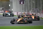 Foto zur News: Lando Norris (McLaren) und Oscar Piastri (McLaren)