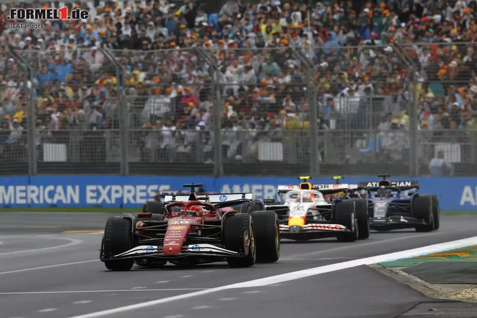 Foto zur News: Alexander Albon (Williams), Charles Leclerc (Ferrari) und Yuki Tsunoda (Racing Bulls)