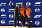 Foto zur News: George Russell (Mercedes), Oscar Piastri (McLaren) und Lando Norris (McLaren)