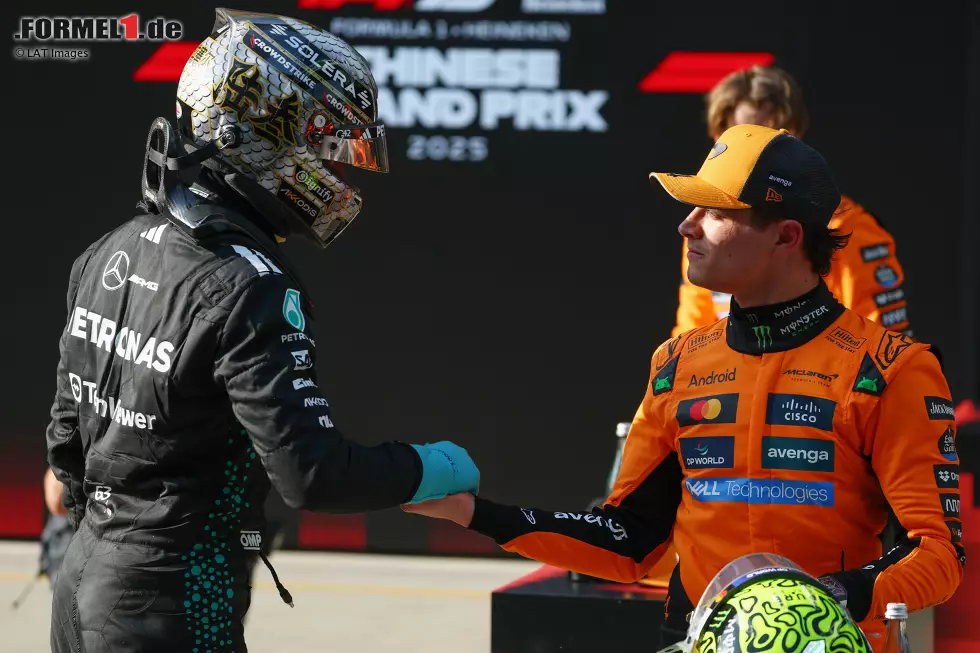 Foto zur News: George Russell (Mercedes) und Lando Norris (McLaren)