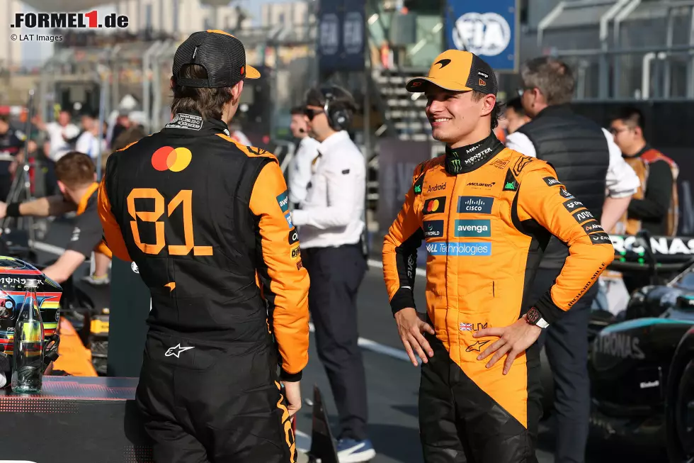 Foto zur News: Oscar Piastri (McLaren) und Lando Norris (McLaren)