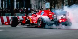 Gallerie: Ferraris Fahrer-Präsentation in Mailand