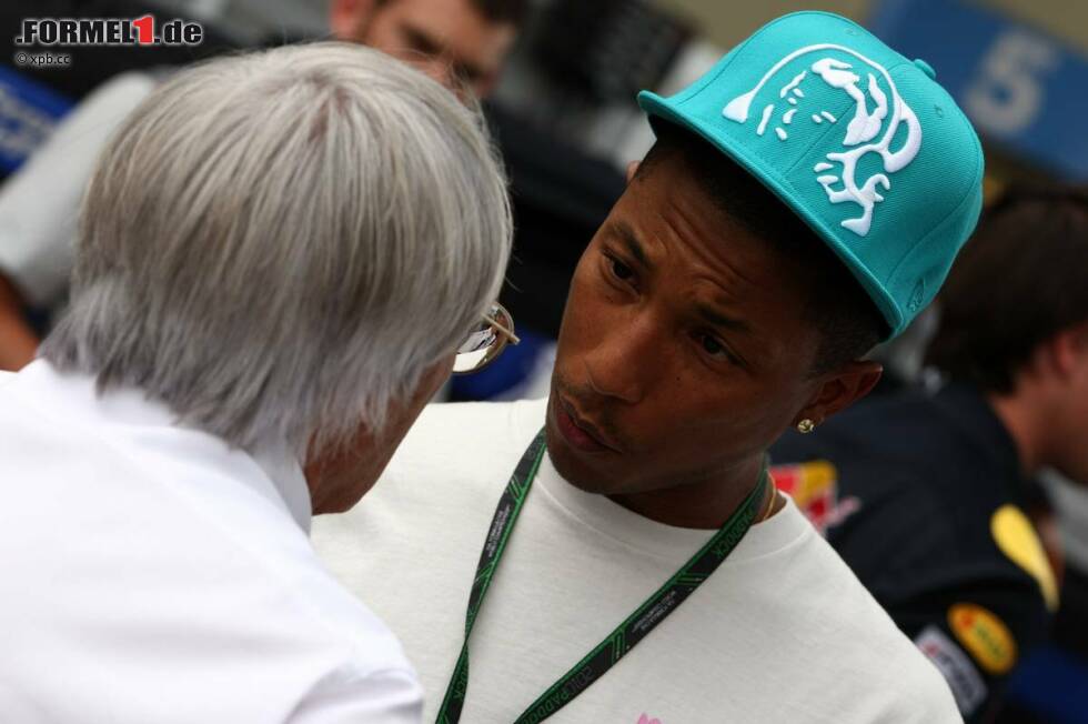 Foto zur News: Entertainment-Vielseitigkeitstalent Pharrell Williams traf sich erst mit Lewis Hamilton und quatschte dann auch noch mit Formel-1-Boss Bernie Ecclestone. Ob Bernie privat zu seinen Platten abshakt?