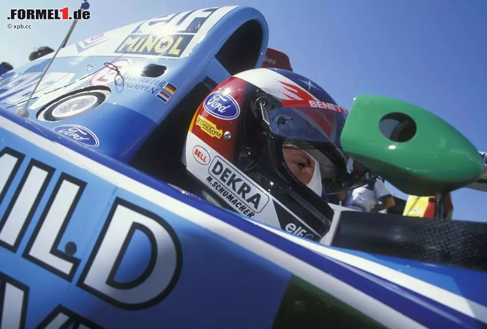 Foto zur News: 100.000 Dollar: Affäre um die Computercodes von Benetton und McLaren beim Großen Preis von San Marino 1994 in Imola.