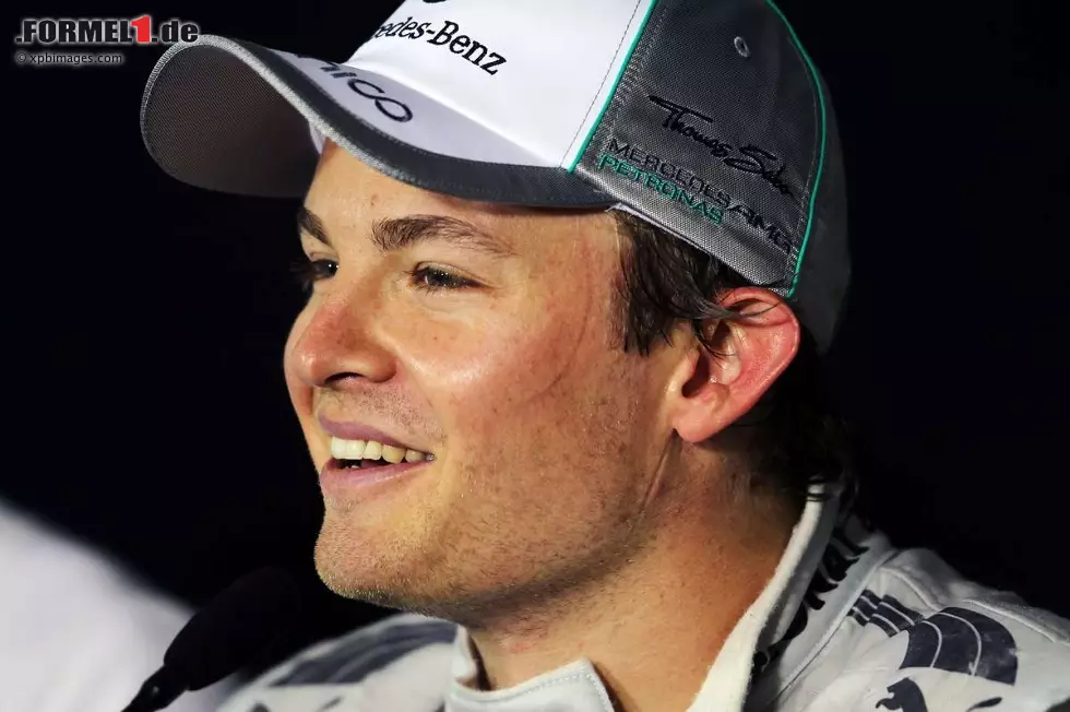 Foto zur News: Sport (Spanien): &quot;Rosberg holt seinen ersten Grand Prix in China und Alonso verliert die WM-Führung. Rosberg vollendet das sensationelle Wochenende für Mercedes. Nico, geboren in Wiesbaden vor 26 Jahren, kann anfangen, davon zu träumen, seinen Vater nachzuahmen, der 1982 den WM-Titel holte.&quot;