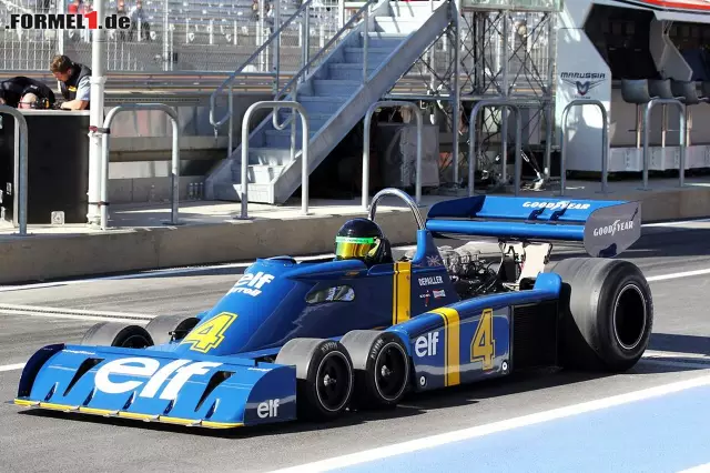 Foto zur News: Beim Grand Prix von Spanien 1976 debütiert der legendäre Sechsrad-Tyrrell P34 in der Königsklasse. Jody Scheckter und Patrick Depailler feiern beim Grand Prix von Schweden in Anderstorp einen historischen Doppelsieg, doch weil die kleinen Goodyear-Vorderreifen nicht genug weiterentwickelt werden, bleibt dem P34 der ganz große Durchbruch versagt.