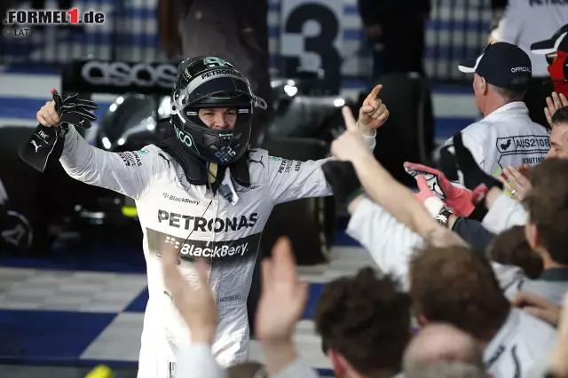 Foto zur News: Wendepunkt ist das neue Reglement ab der Saison 2014, das die Einführung von Turbomotoren sieht. Mit denen sind die Silberpfeile drückend überlegen. Dass Nico Rosberg in Australien das erste Rennen gewinnt, ist nur ein Vorbote für kommenden drei Saisons.