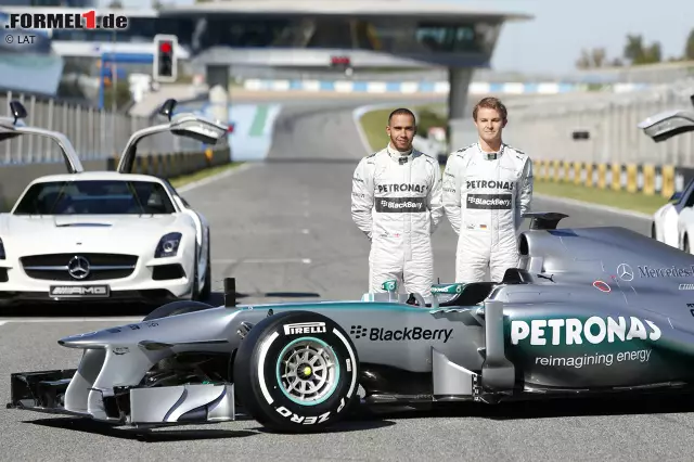 Foto zur News: Die Erfolge kommen aber erst in der Post-Schumacher Ära. Lewis Hamilton, Toto Wolff und Niki Lauda sind die neuen prägenden Figuren des Mercedes-Teams, das ab 2014 eine wahre Erfolgsgeschichte schreibt.