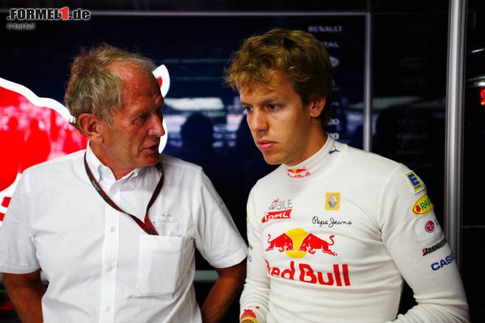 Foto zur News: Als Chef des Red-Bull-Juniorteams wurde Helmut Marko 2003 auf Vettel aufmerksam und rechtfertigte die Finanzierung von dessen Karriere gegenüber der Firmenleitung. Marko gilt in der Branche als &quot;harter Hund&quot; und hat schon viele Talente wie eine heiße Kartoffel fallen gelassen, stand aber auch in schwierigen Zeiten immer hinter Vettel. Dafür wird er seit 2010 reichlich belohnt. Insider halten ihn für den wahren Entscheider im Motorsportprogramm von Red Bull - und glauben, dass selbst Teamchef Christian Horner nur sein Befehlsempfänger ist.