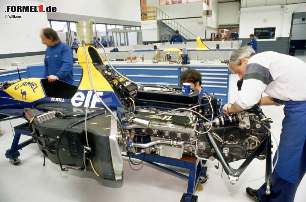 Foto zur News: 1993, am Höhepunkt: Williams ist in der Formel 1 das Maß aller Dinge und besitzt in Grove die neben McLaren modernste Motorsport-Fabrik überhaupt.