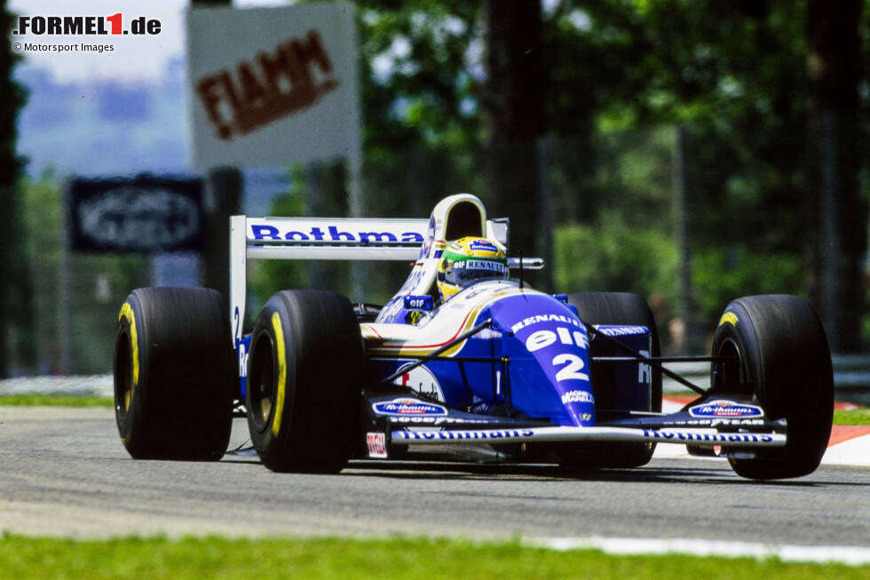 Foto zur News: Ayrton Senna beim tragischen Grand Prix von San Marino 1994 in Imola. Sein erstes Formel-1-Auto ist ein Williams gewesen, sein letztes ist es ebenfalls.