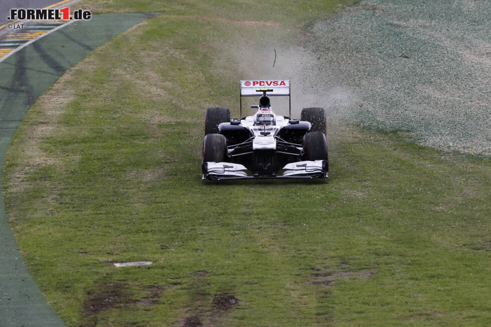 Foto zur News: Schwacher Trost: Sein Teamkollege Valtteri Bottas hat bei einem ähnlichen Missgeschick an gleicher Stelle auch nicht mehr Können, aber etwas mehr Glück...