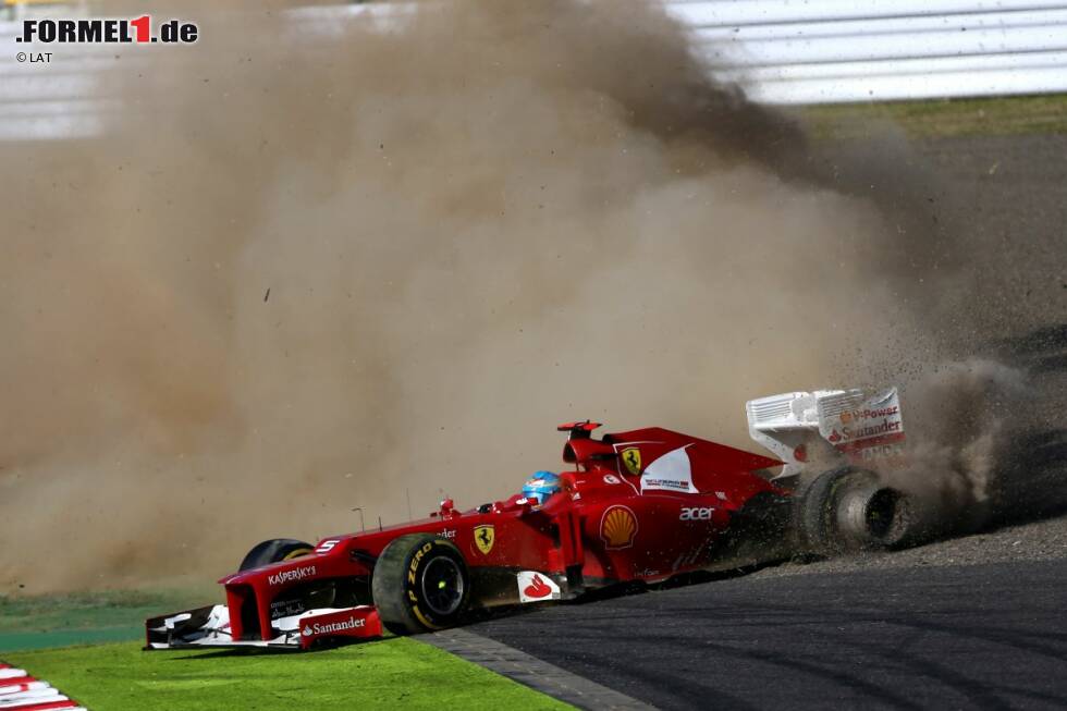 Foto zur News: Fernando Alonso (Chancen: ***):
Rein vom Material her dürfte man Fernando Alonso eigentlich keine drei Sterne für Suzuka einräumen, aber auch wenn er seit 12. Mai kein Rennen mehr gewonnen hat, ist er doch ein regelmäßiger Podiumskandidat - vor seinem enttäuschenden sechsten Platz in Südkorea war er dreimal hintereinander Zweiter. Aber: Alonso war in Suzuka noch nie besser als Vierter in der Startaufstellung und hat den Grand Prix erst einmal (2006) gewonnen. Unvergessen dafür sein sensationelles Überholmanöver gegen Michael Schumacher in der 130R-Kurve im Jahr 2005 - auf dem Weg vom 16. auf den dritten Platz und zu seinem ersten WM-Titel.