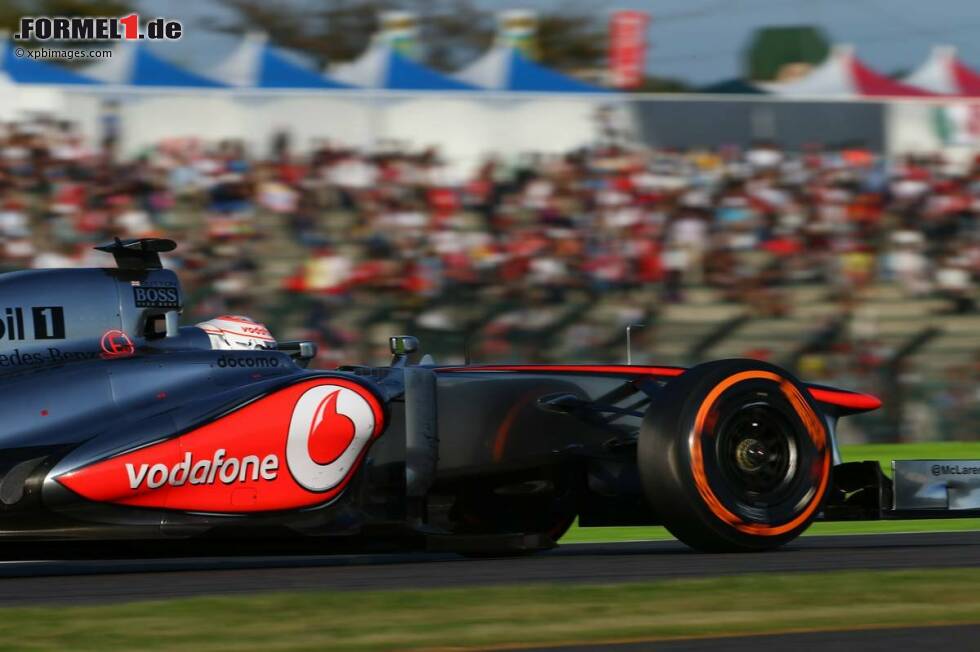 Foto zur News: Jenson Button (Chancen: **): Der Weltmeister von 2009 war in Indien vergangenes Jahr auf eine Runde kaum langsamer als Super-Qualifyer Lewis Hamilton, belegte im Rennen den fünften Platz. Der 2013er-McLaren ist zwar alles andere als eine Wunderwaffe, aber die Formkurve zeigte in den vergangenen Wochen tendenziell leicht nach oben. Läuft alles glatt, ist ein Ergebnis knapp hinter dem Podium drin.