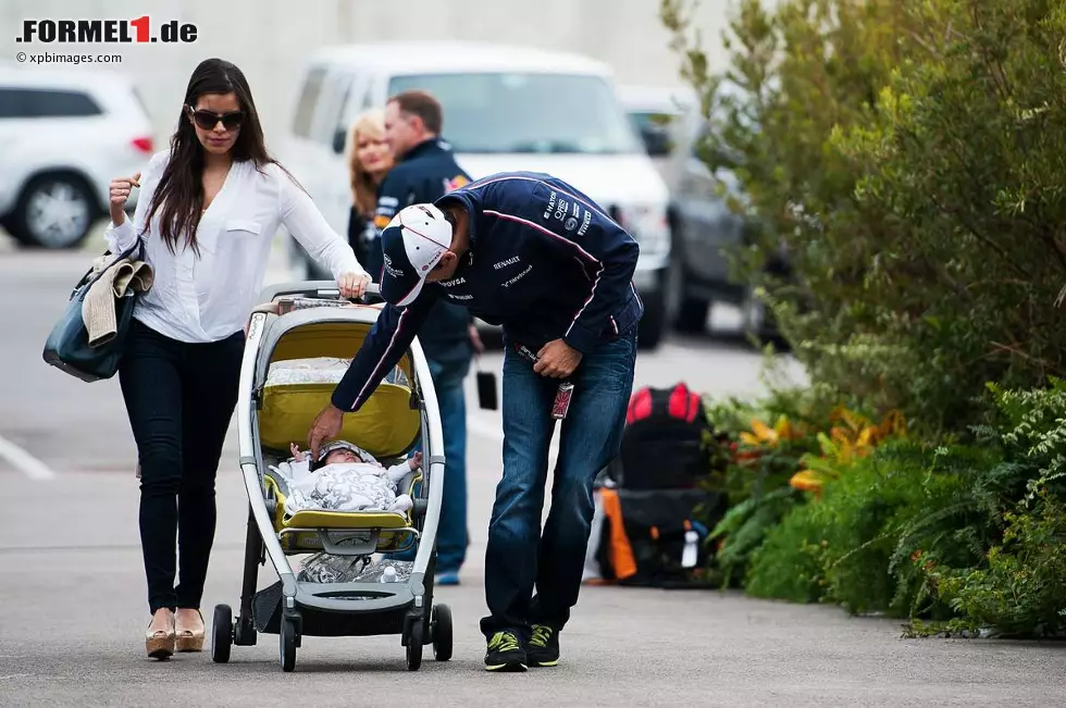 Foto zur News: Nachwuchsförderung interpretiert Pastor Maldonado übrigens ganz anders. Der scheidende Williams-Pilot ist bekanntlich seit dieser Saison Papa.